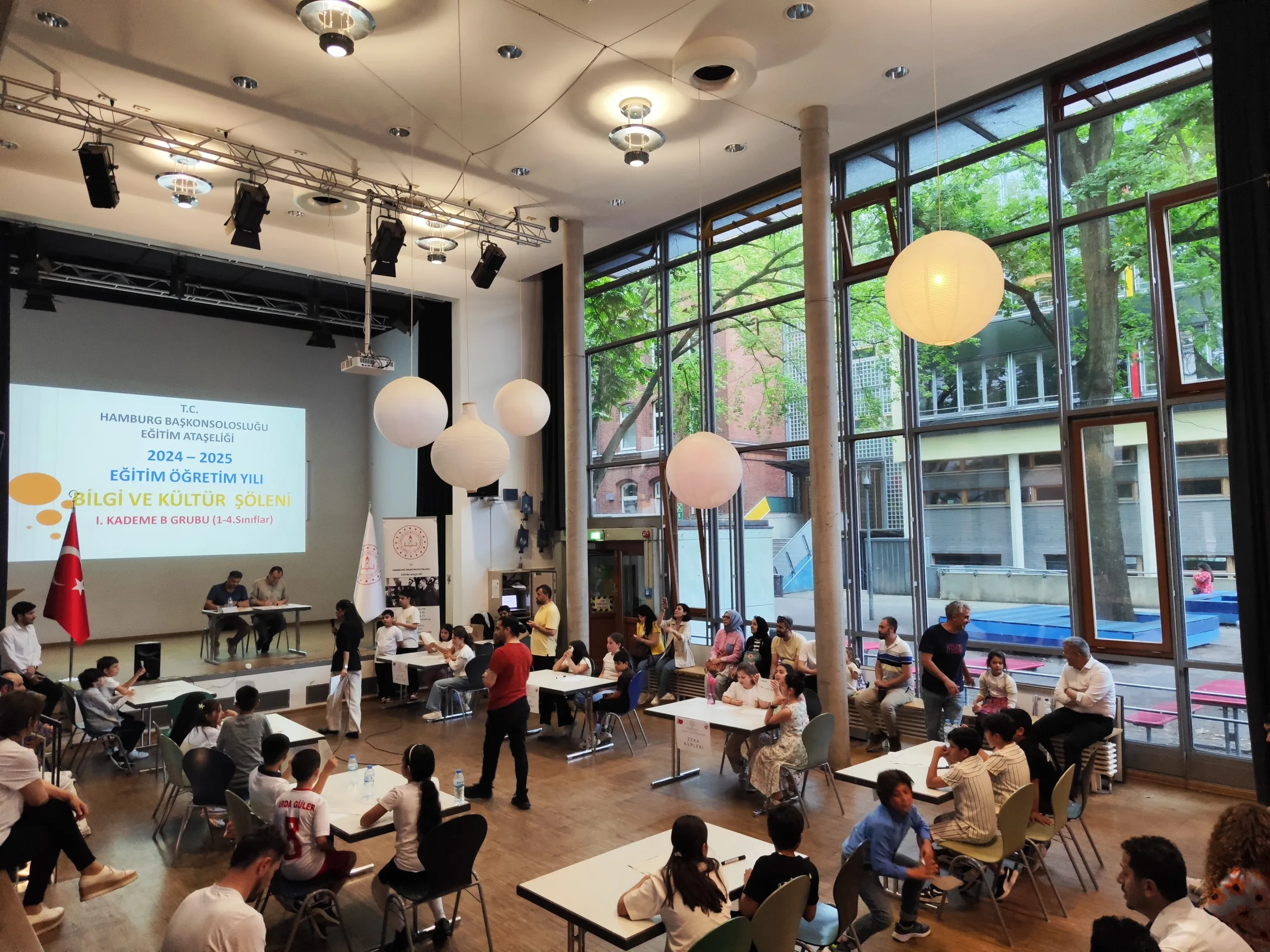 Hamburg’da 2. Bilgi ve Kültür Şöleni Coşkuyla Gerçekleşti