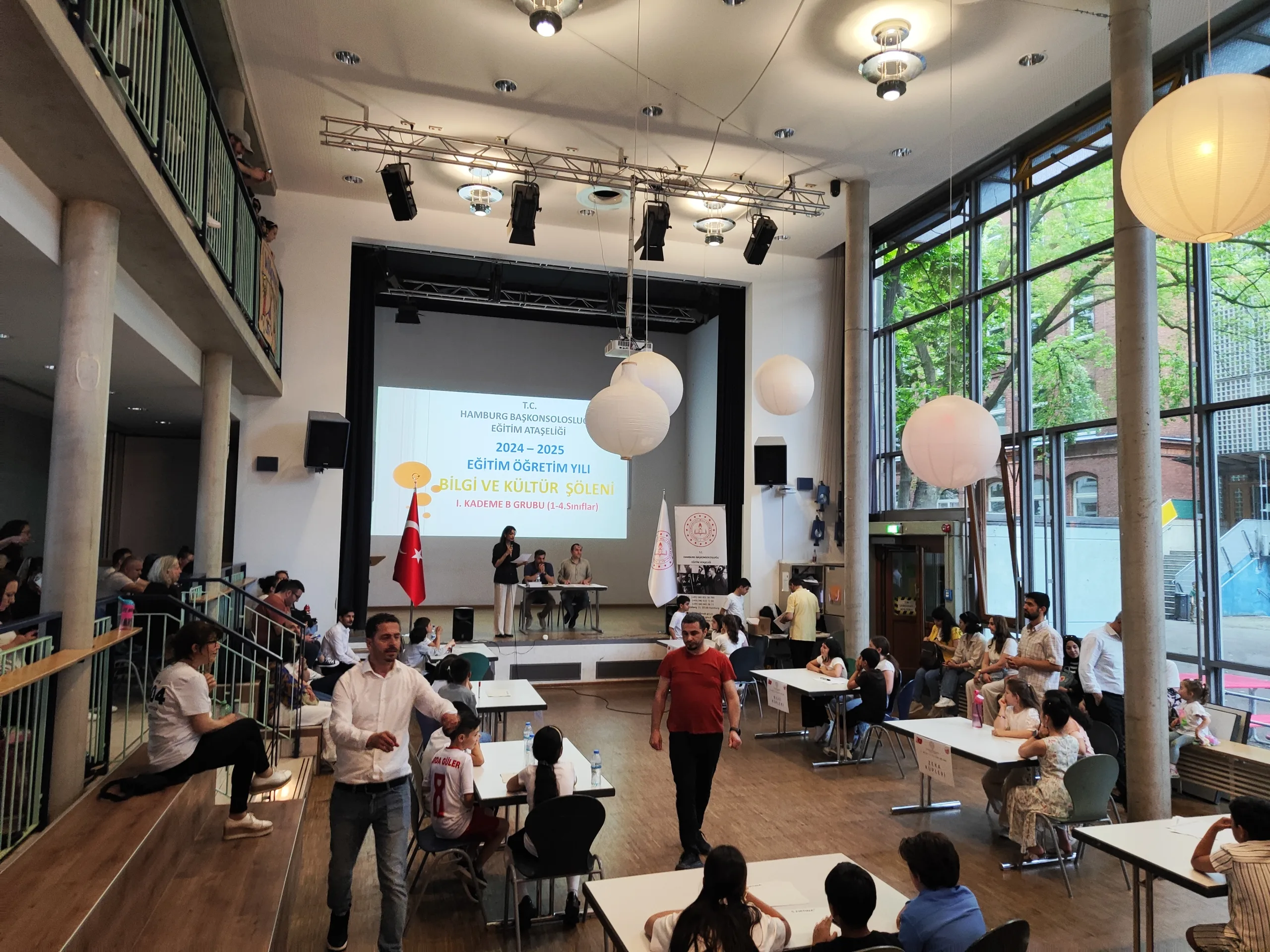 Hamburg’da 2. Bilgi ve Kültür Şöleni Coşkuyla Gerçekleşti