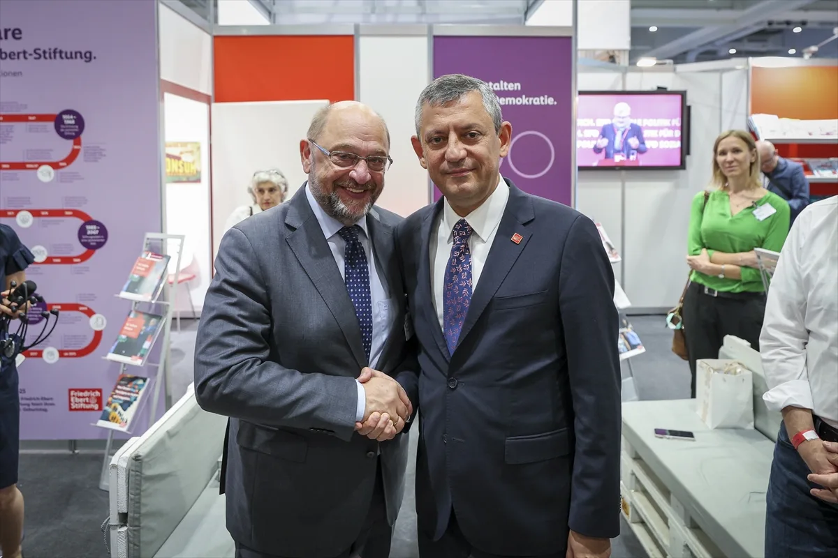 Özgür Özel, Almanya Sosyal Demokrat Partisi konferansında konuştu