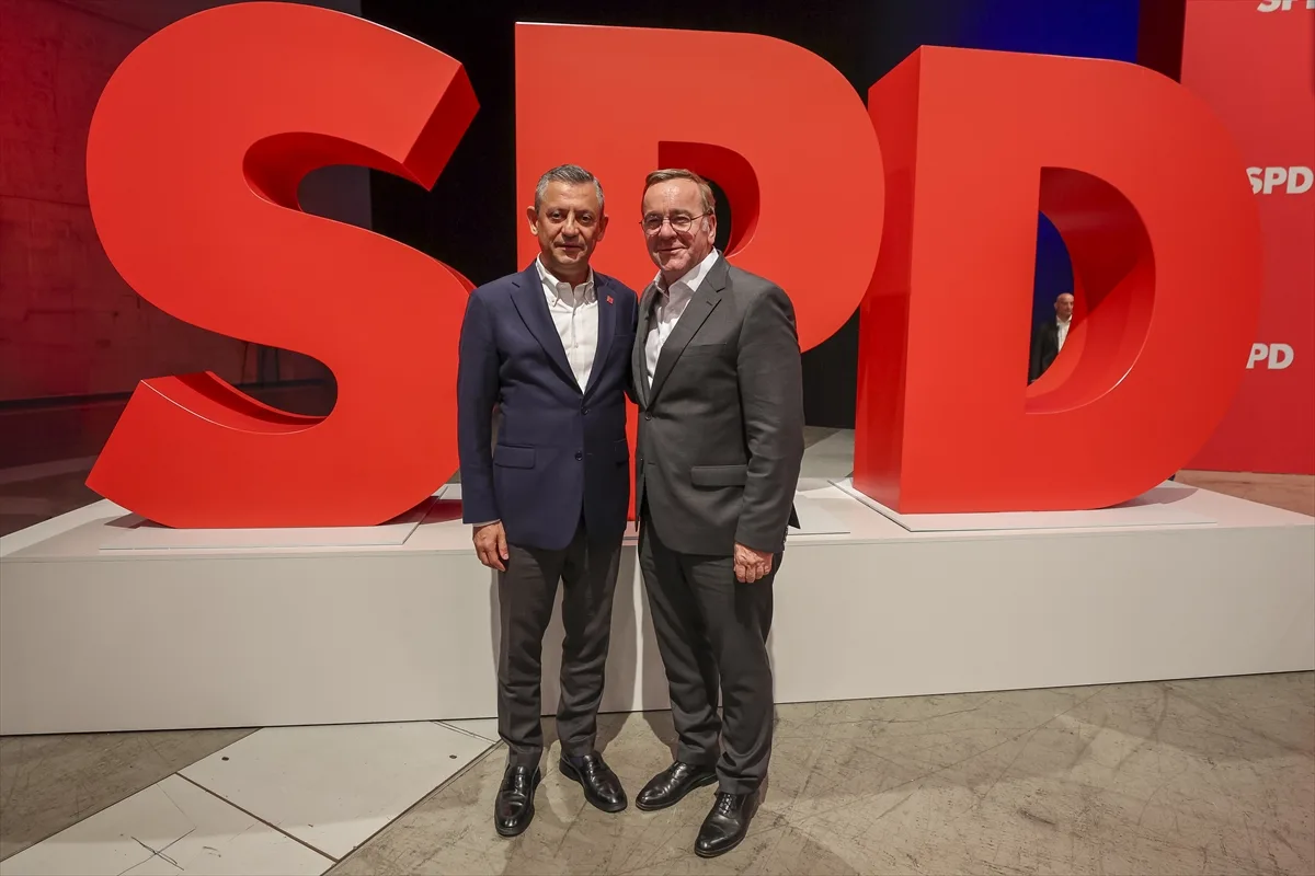 Özgür Özel, Berlin’de temaslarda bulundu