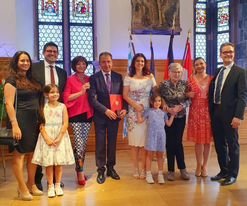 Emeklilik onları durduramadı