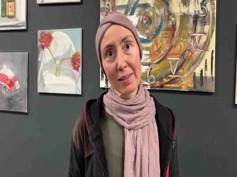Sanatçı Ebru’nun, “ Hayat şartları” resim sergisi ilgi gördü