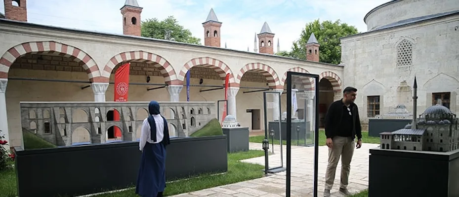 Edirne’de Genç Ofis olarak düzenlenen medrese tarihi misyonuyla yaşatılıyor
