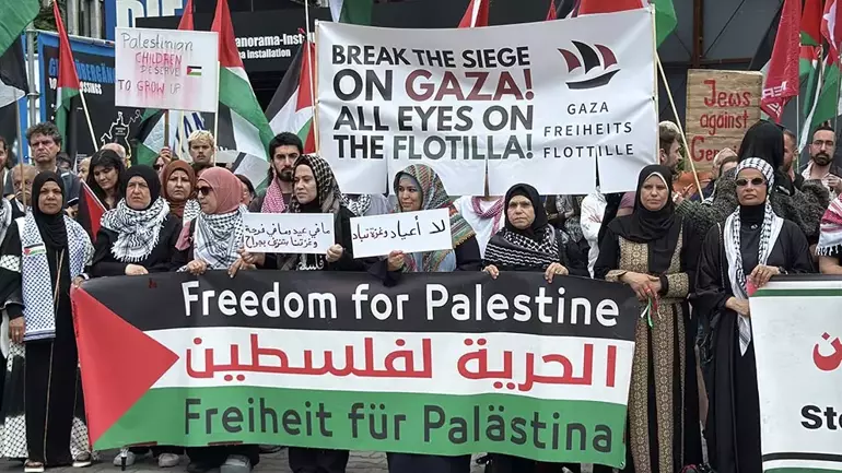 Berlin’de, Filistin’e destek gösterileri düzenlendi