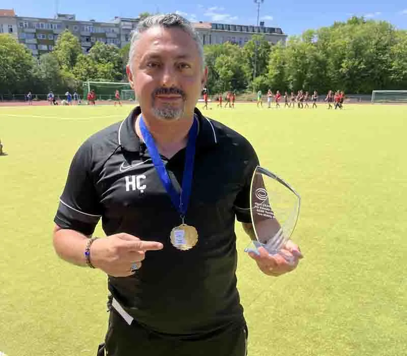 Berlin’de 9. SESB Kızlar Futbol Turnuvası Renkli Görüntülere Sahne Oldu