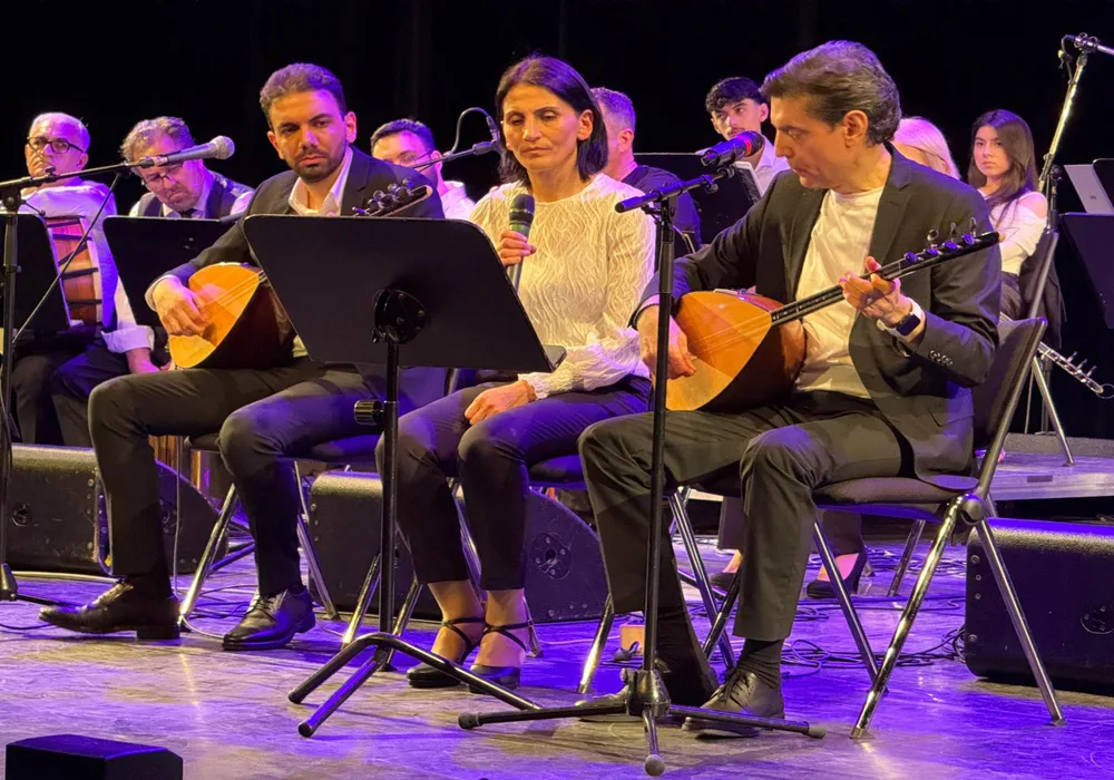 Şahin Bağlama Okulu 25. Yılında Berlin’de Unutulmaz Bir Konserle Kutlama Yaptı