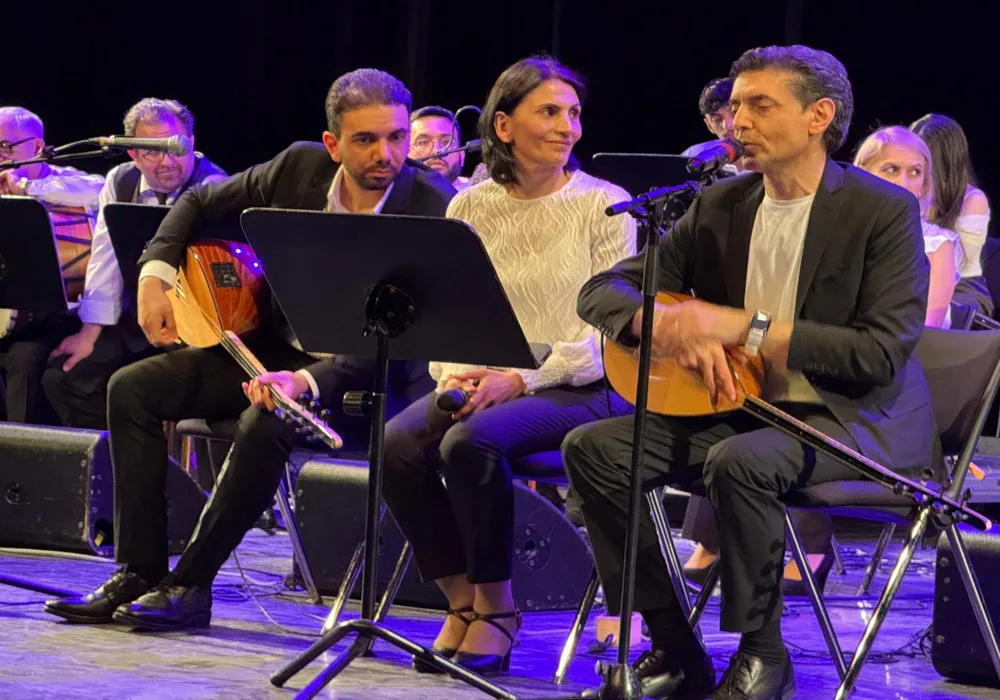 Şahin Bağlama Okulu 25. Yılında Berlin’de Unutulmaz Bir Konserle Kutlama Yaptı