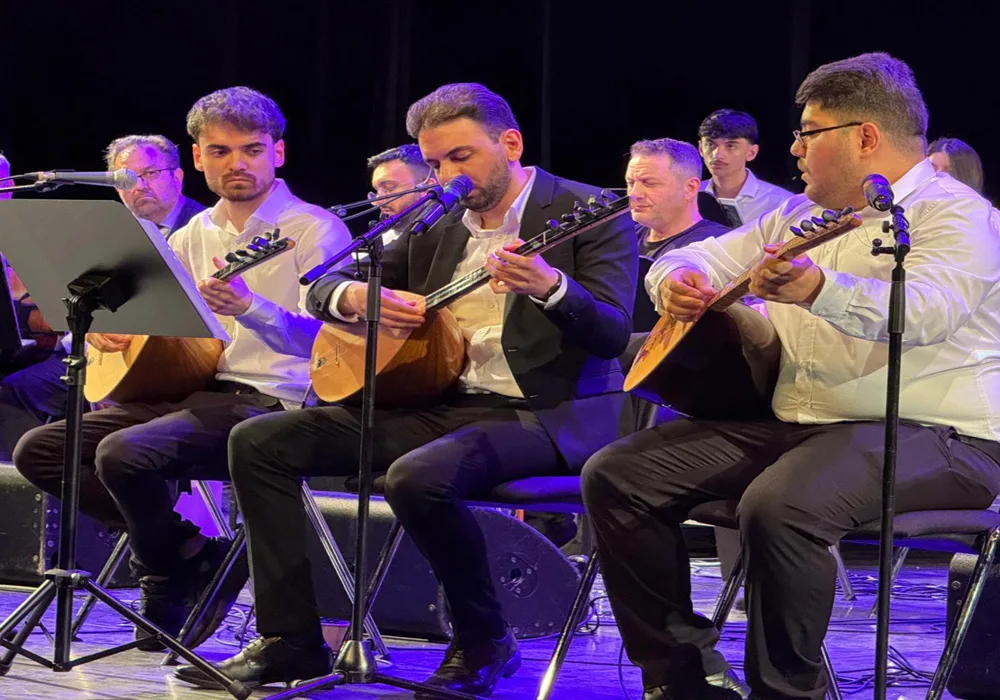 Şahin Bağlama Okulu 25. Yılında Berlin’de Unutulmaz Bir Konserle Kutlama Yaptı