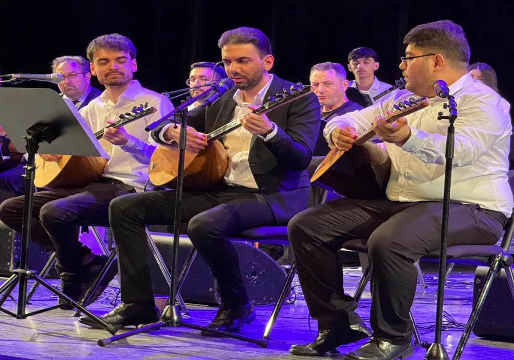 Şahin Bağlama Okulu 25. Yılında Berlin’de Unutulmaz Bir Konserle Kutlama Yaptı