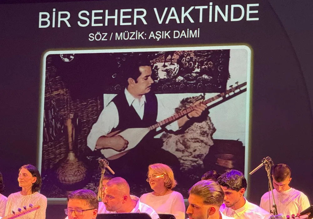 Şahin Bağlama Okulu 25. Yılında Berlin’de Unutulmaz Bir Konserle Kutlama Yaptı