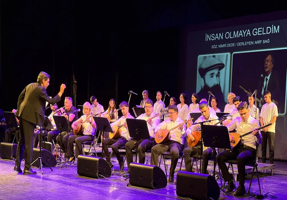 Şahin Bağlama Okulu 25. Yılında Berlin’de Unutulmaz Bir Konserle Kutlama Yaptı
