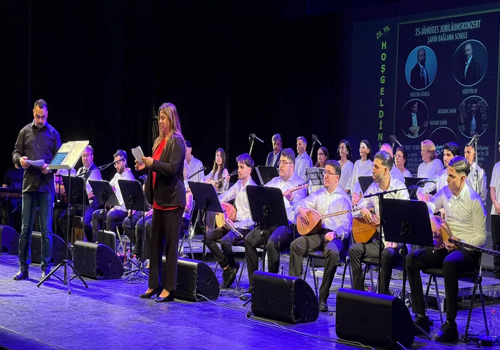 Şahin Bağlama Okulu 25. Yılında Berlin’de Unutulmaz Bir Konserle Kutlama Yaptı