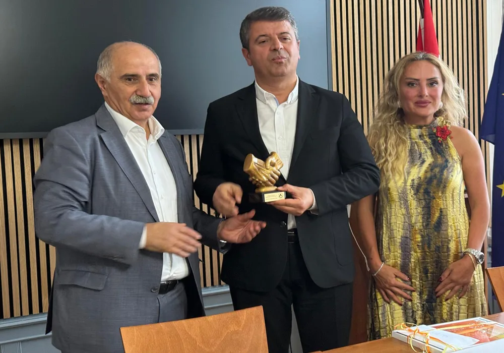 Berlin’den Adıyaman’a Uzanan Dayanışma Köprüsü