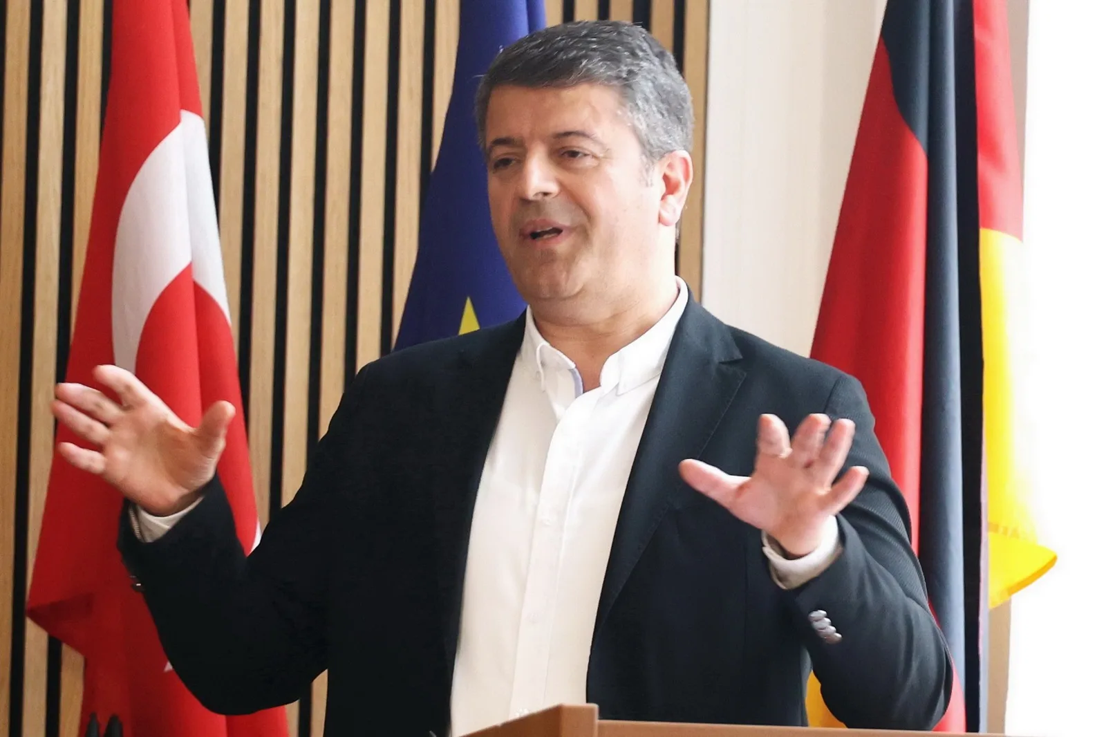 Berlin’den Adıyaman’a Uzanan Dayanışma Köprüsü