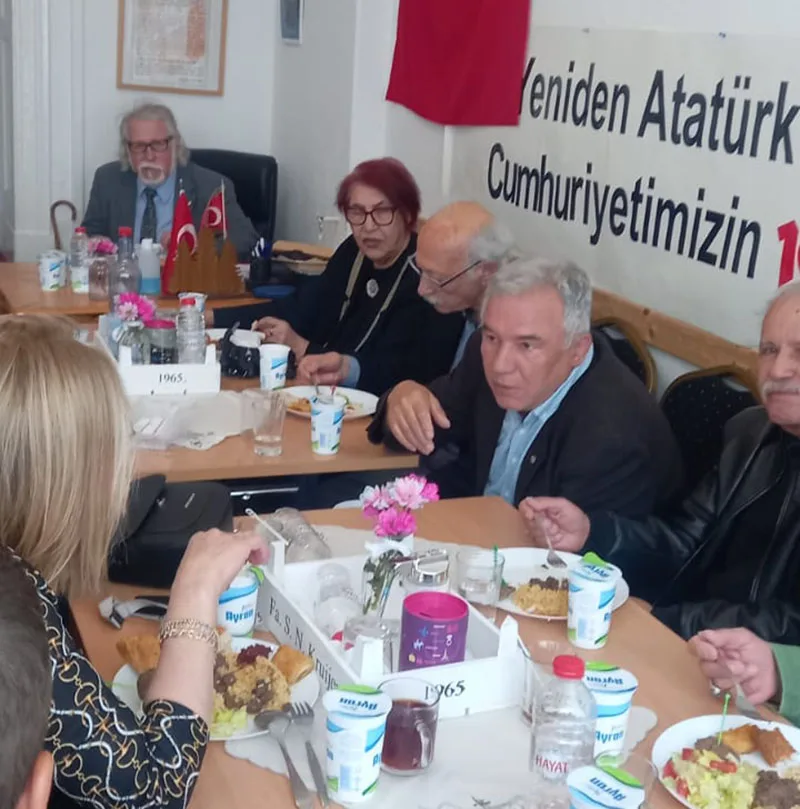 Berlin'de ADD'den Yoğun Katılımlı Bayramlaşma Etkinliği