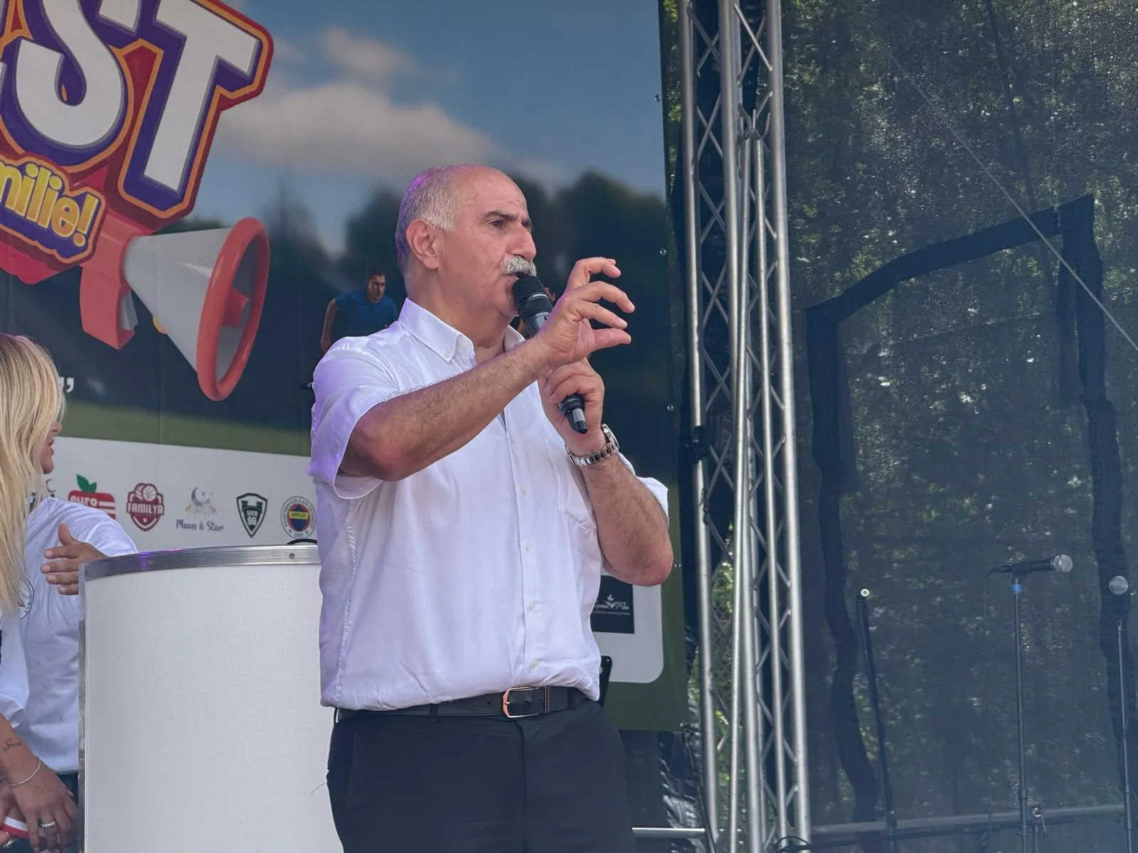 Berlin’de TDU Yaz Şenliği Coşkuyla Gerçekleşti