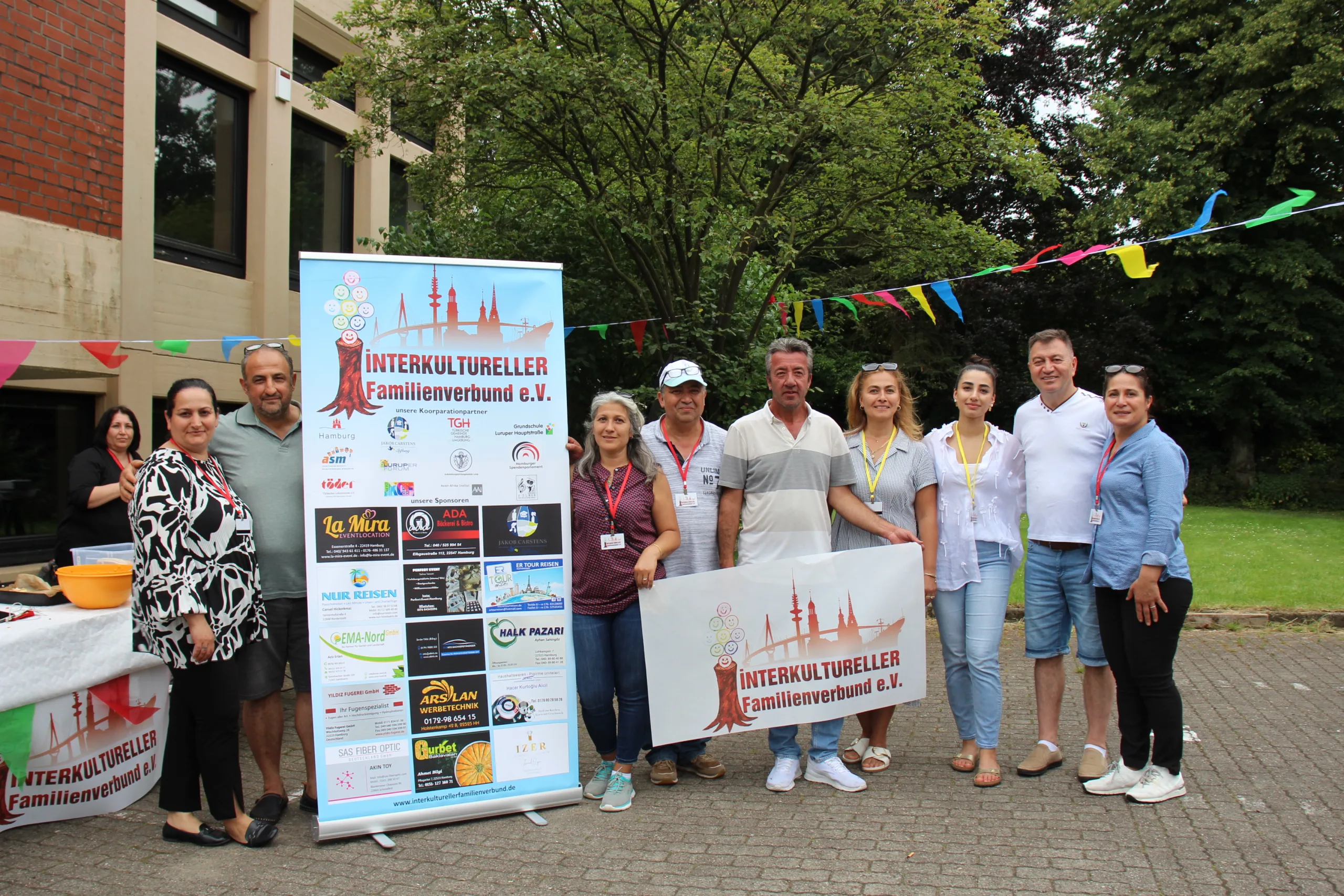 Hamburg Kültürlerarası Aile Birliği 10. Yılını Açık Havada Coşkulu Bir Şenlikle Kutladı