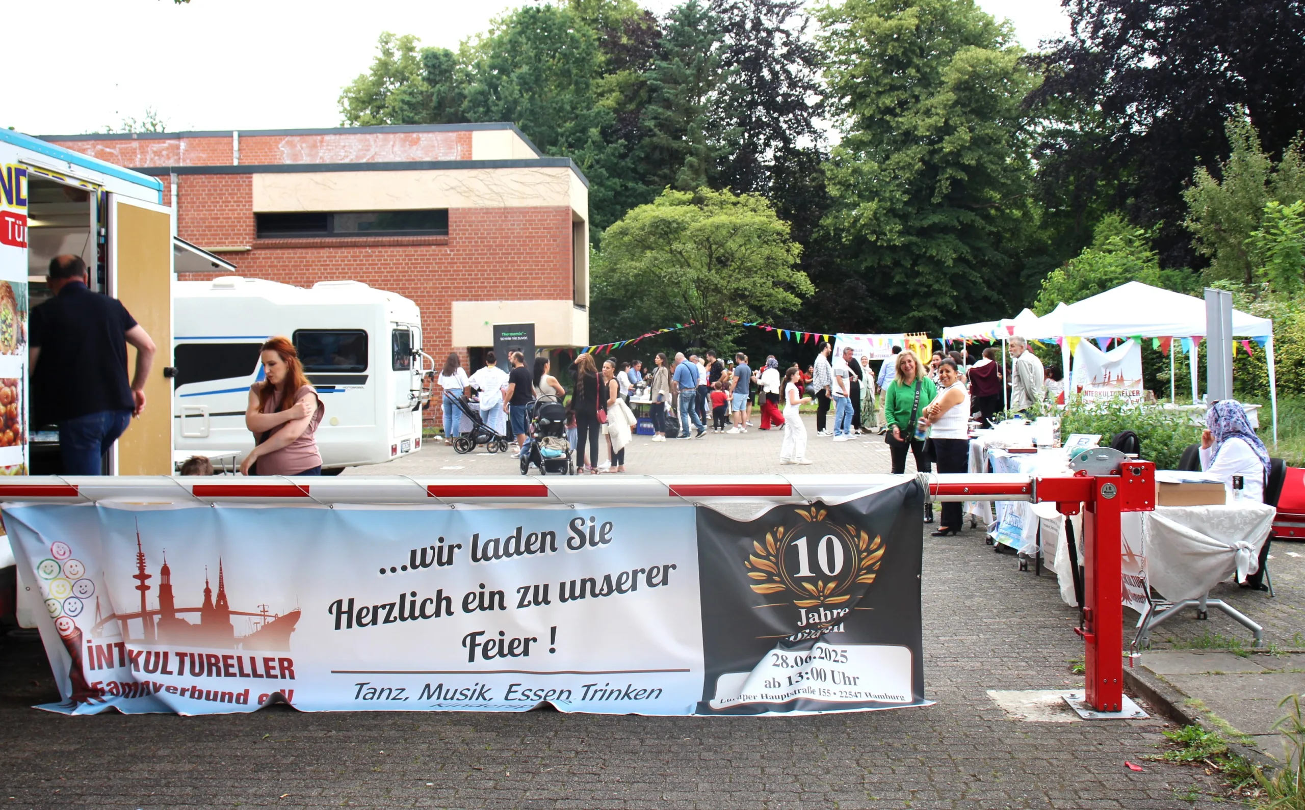 Hamburg Kültürlerarası Aile Birliği 10. Yılını Açık Havada Coşkulu Bir Şenlikle Kutladı