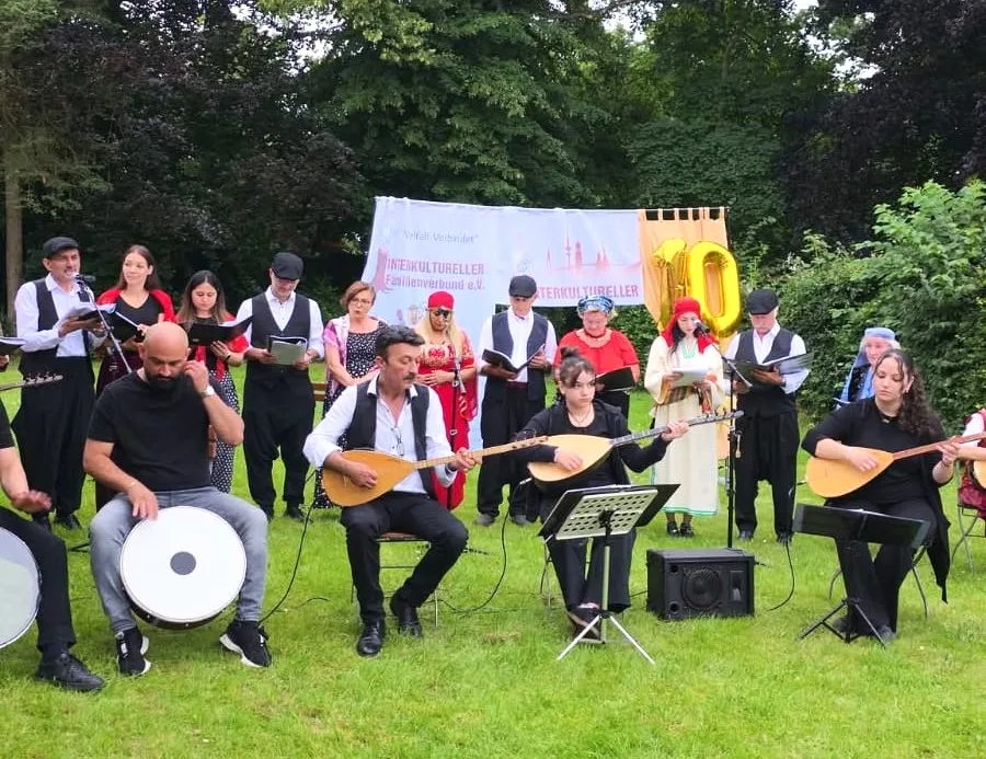Hamburg Kültürlerarası Aile Birliği 10. Yılını Açık Havada Coşkulu Bir Şenlikle Kutladı