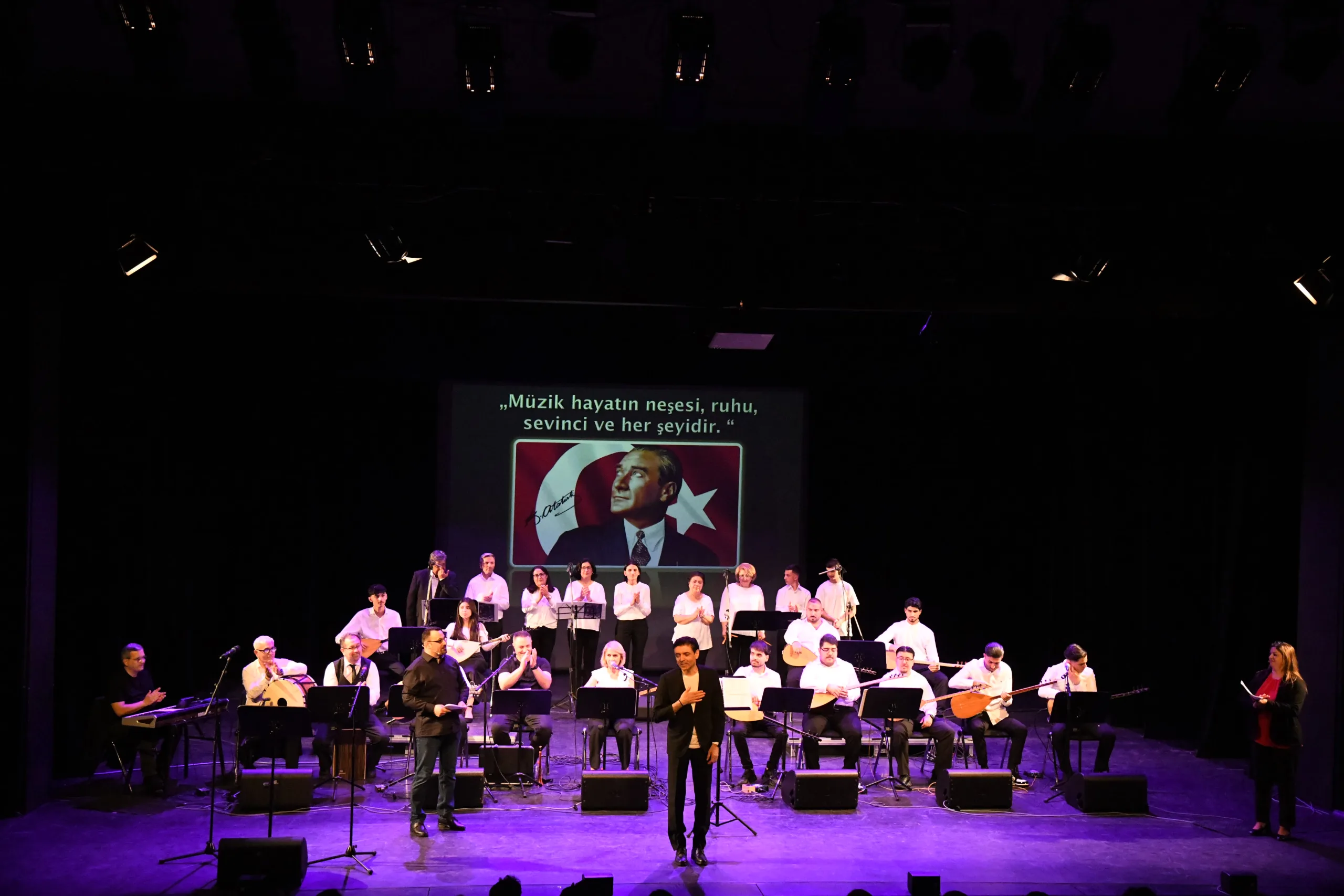 Şahin Bağlama Okulu 25. Yılında Berlin’de Unutulmaz Bir Konserle Kutlama Yaptı