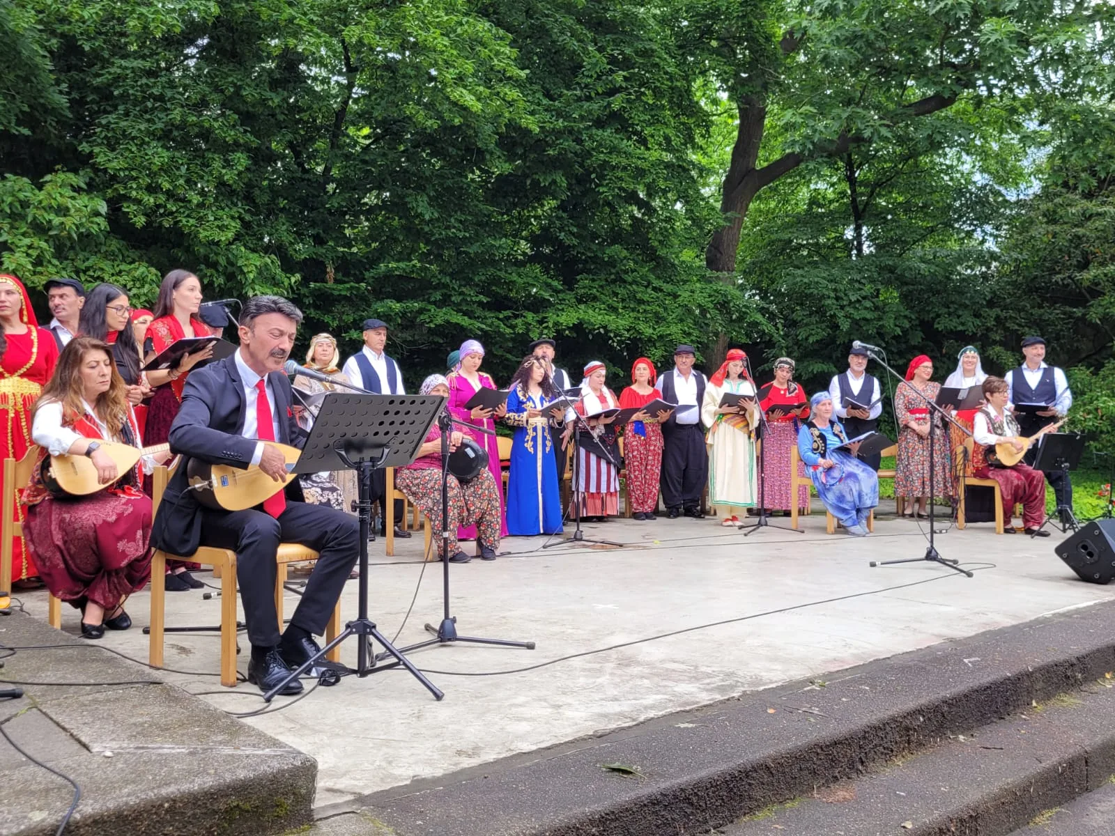 Hamburg’da “7’den 70’e Umuda Türkü” Konserine Yoğun İlgi