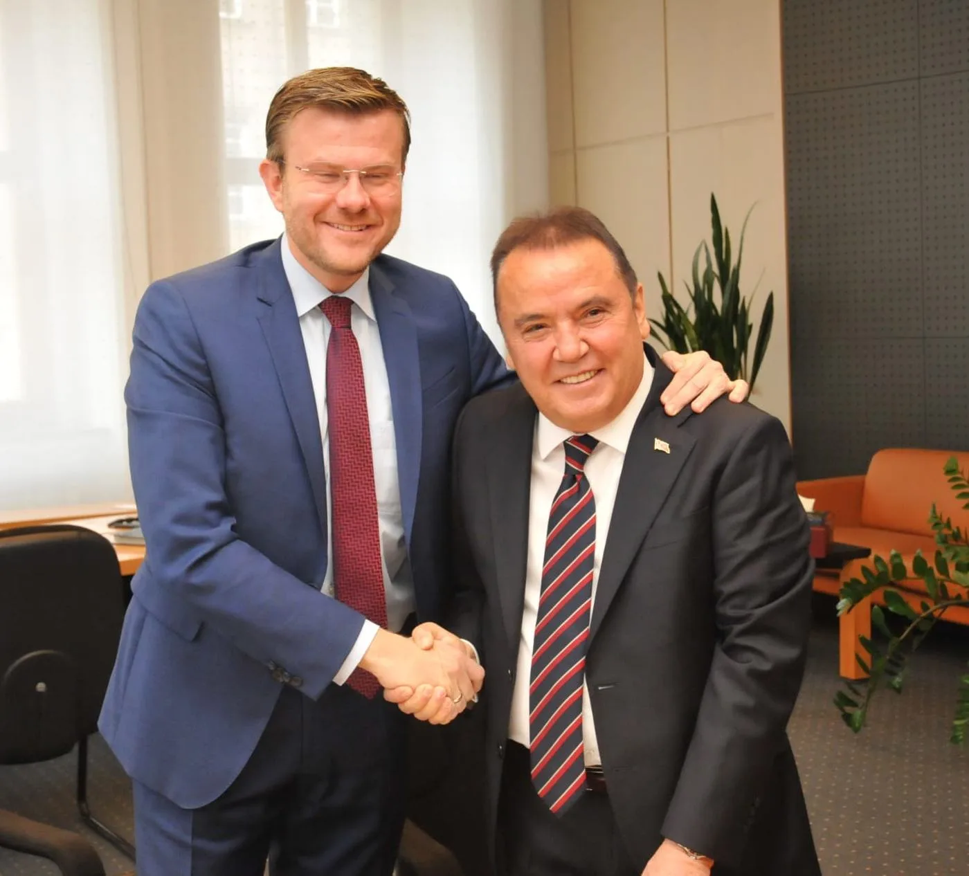 König: "Sağlam bir demokratik hukuk devletinin temel taşlarından biri yerel yönetimdir"