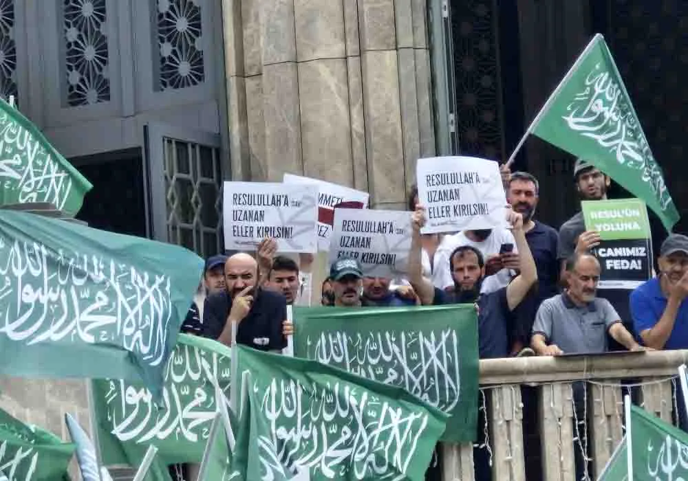Leman Dergisi'nden Muhammed ve Musa Karikatürü Gündem Oldu