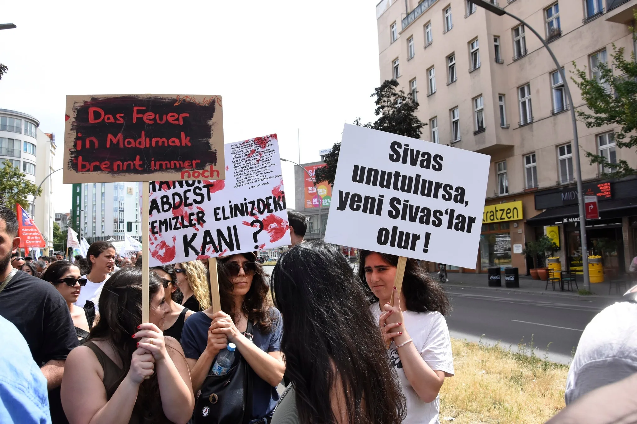 2 Temmuz ‘İnsanlığa Karşı Suçları Kınama Günü’ İlan Edilsin!