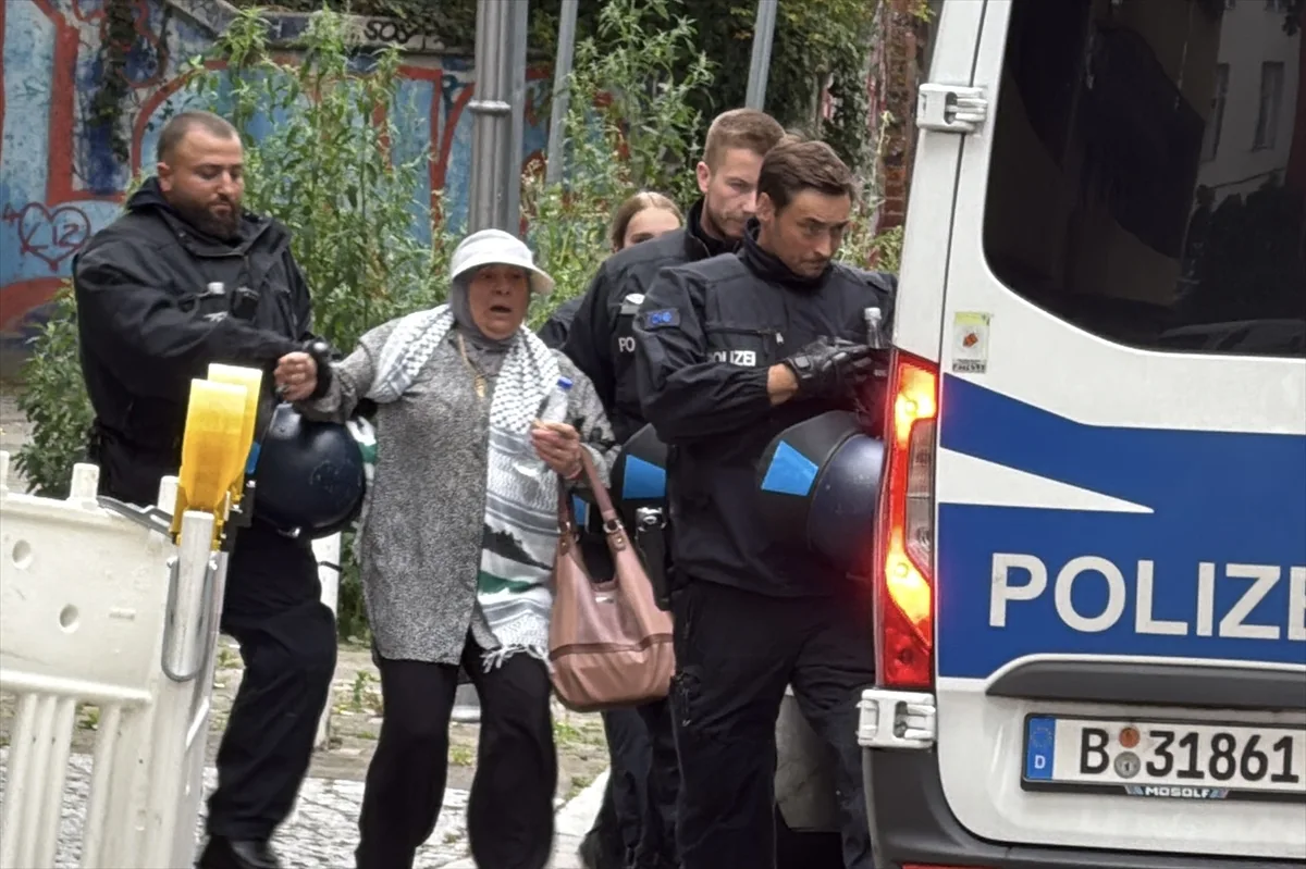 Berlin’de polis, Filistin’e destek yürüyüşün tamamlanmasına izin vermedi