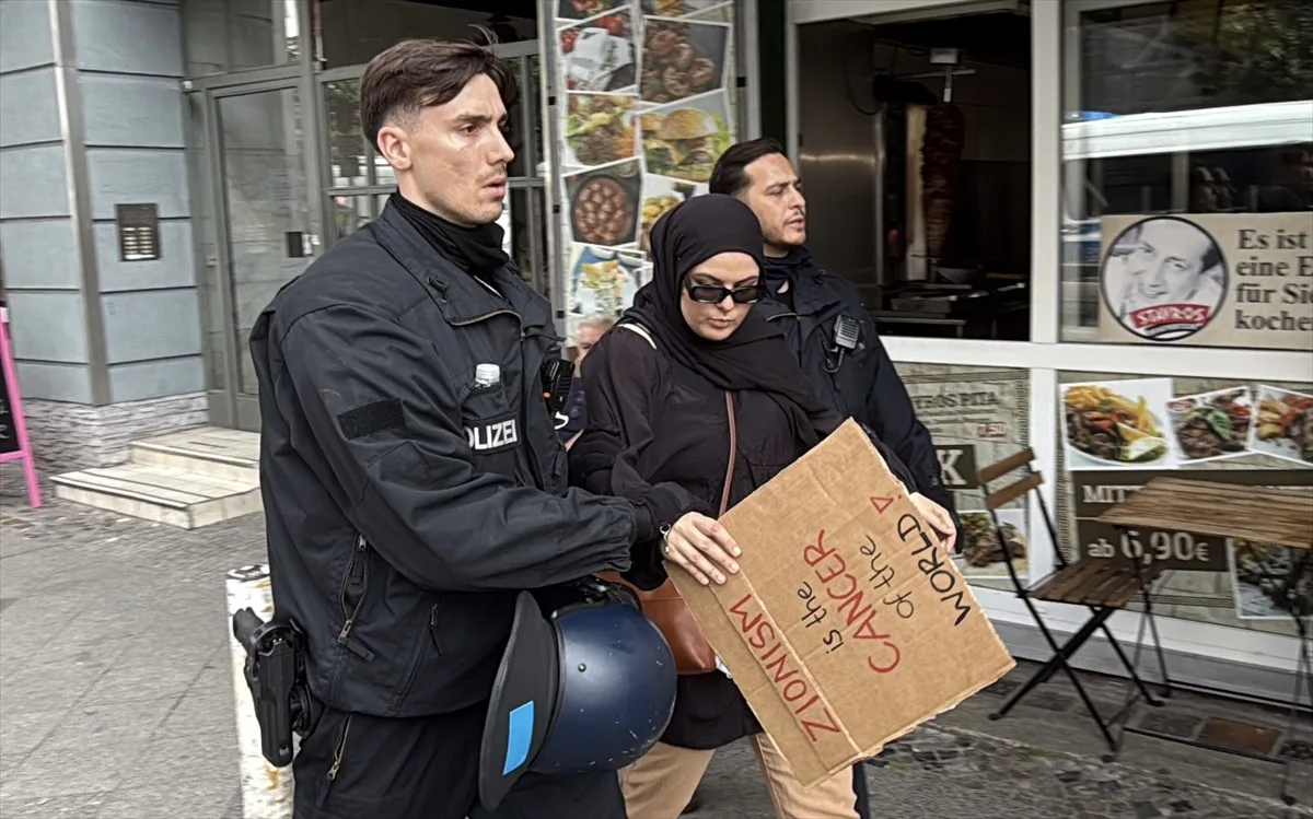 Berlin’de polis, Filistin’e destek yürüyüşün tamamlanmasına izin vermedi