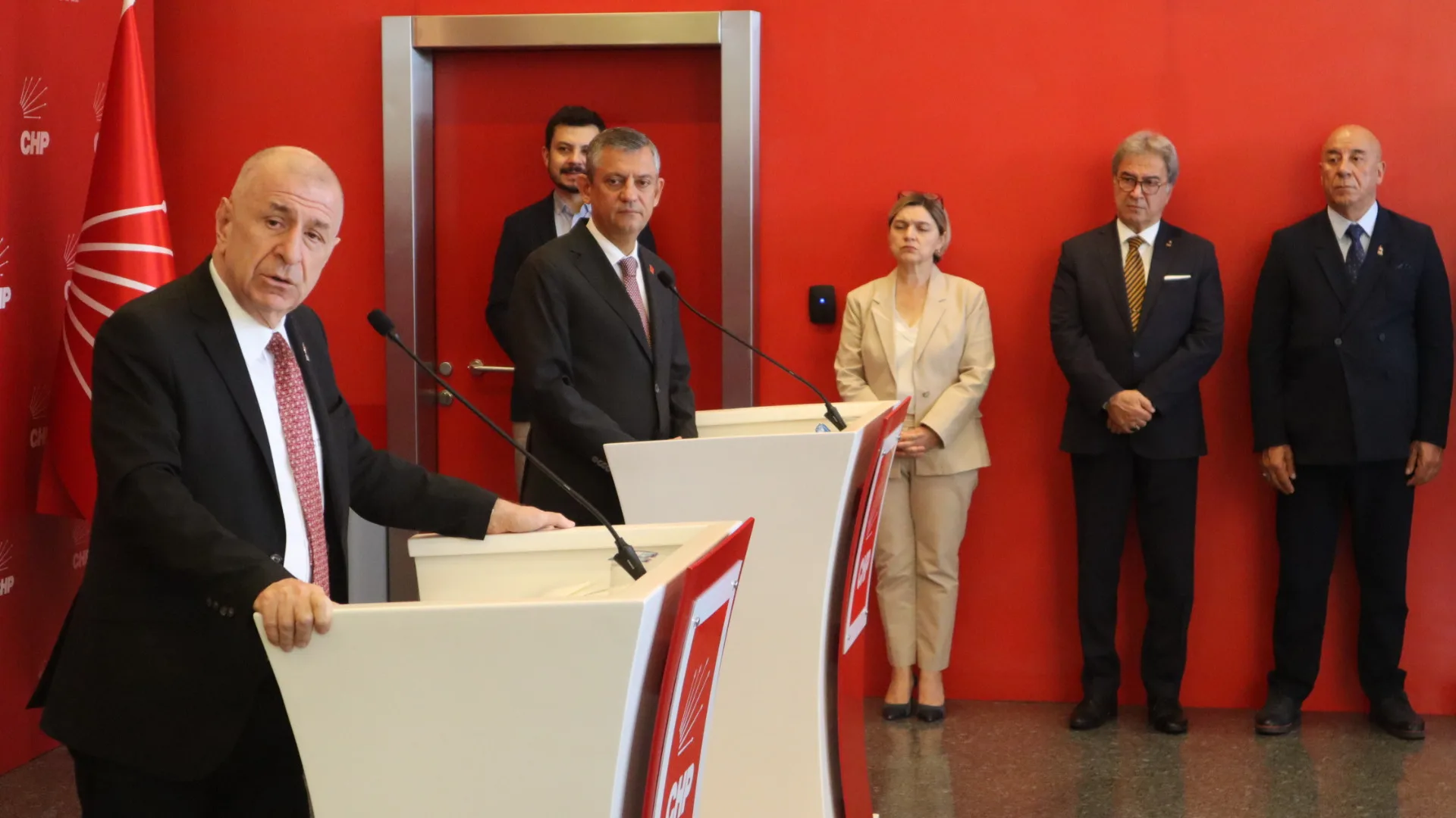 Ümit Özdağ’dan Özgür Özel’e Destek Ziyareti: “Hukukun Üstünlüğünden Vazgeçmeyeceğiz”