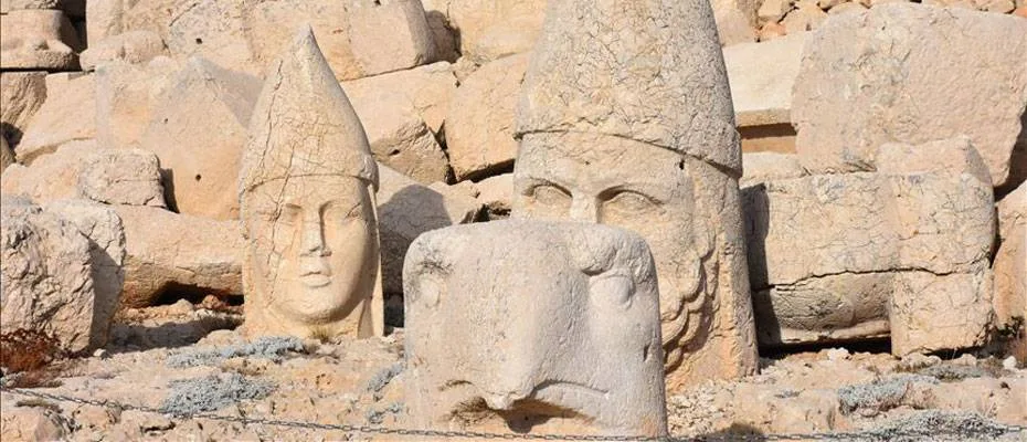 Nemrut Dağı’na Ziyaretçi İlgisi Artıyor