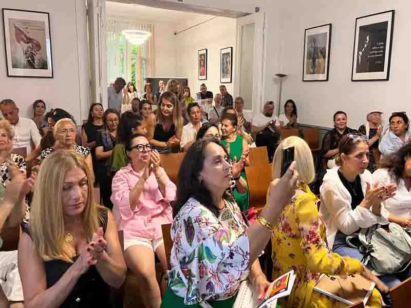 Berlin’de “Kadın Cinayetleri” ve “Medyanın Sessizliği” Masaya Yatırıldı