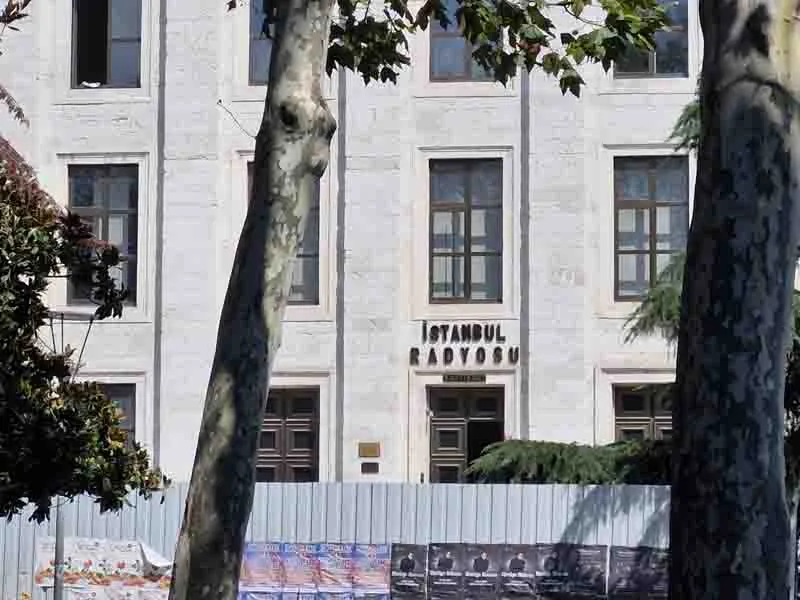 Radyo Tarihinin Kalbi Sessizliğe Büründü
