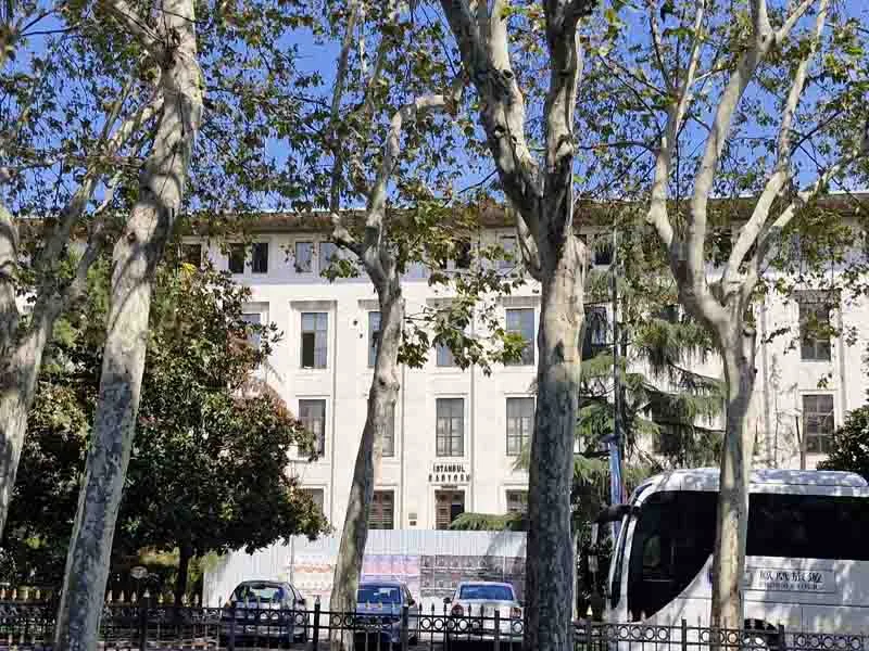 Radyo Tarihinin Kalbi Sessizliğe Büründü