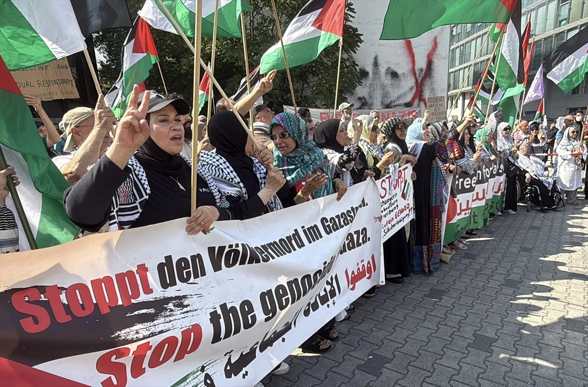 Berlin'de Filistin'e destek gösterisi düzenlendi