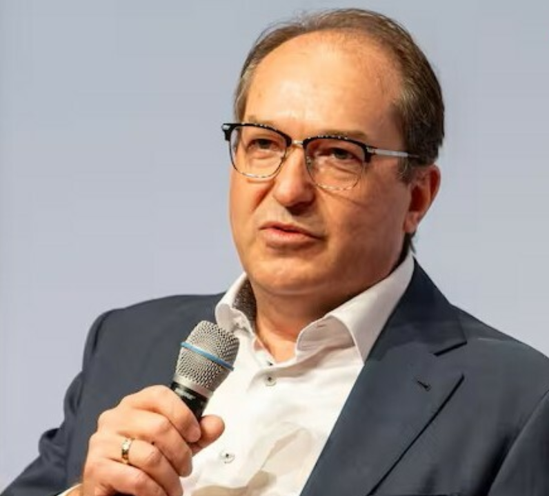 Bakan Dobrindt: Almanya sınır kontrollerini uzatacak