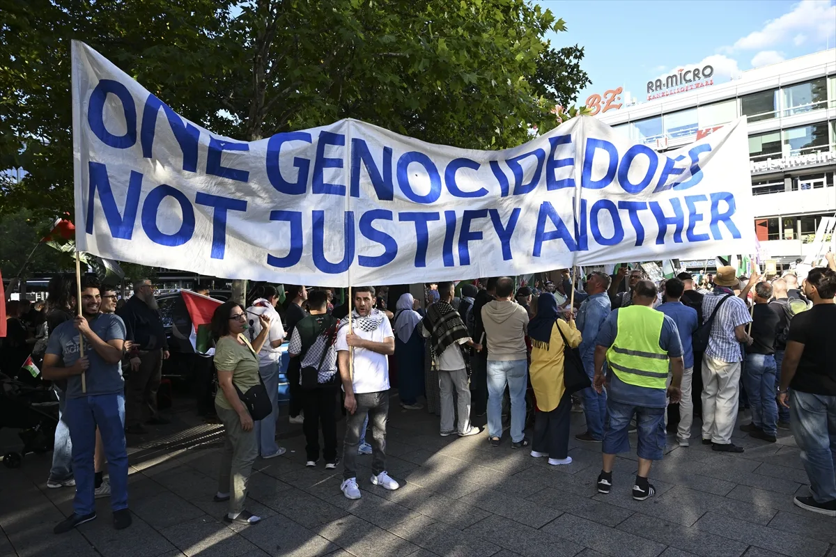 Berlin'de Filistin'e destek gösterisi düzenlendi