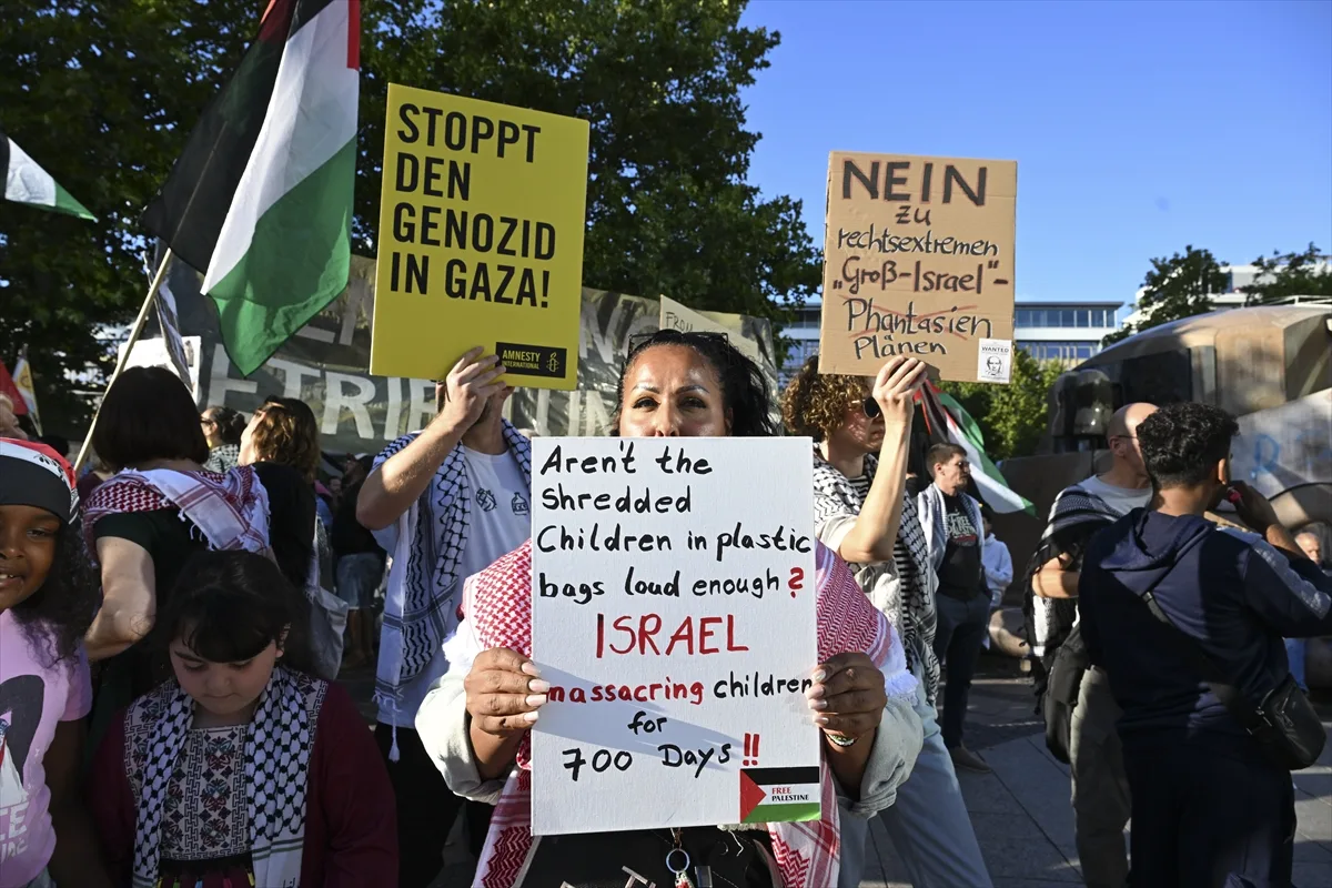 Berlin'de Filistin'e destek gösterisi düzenlendi