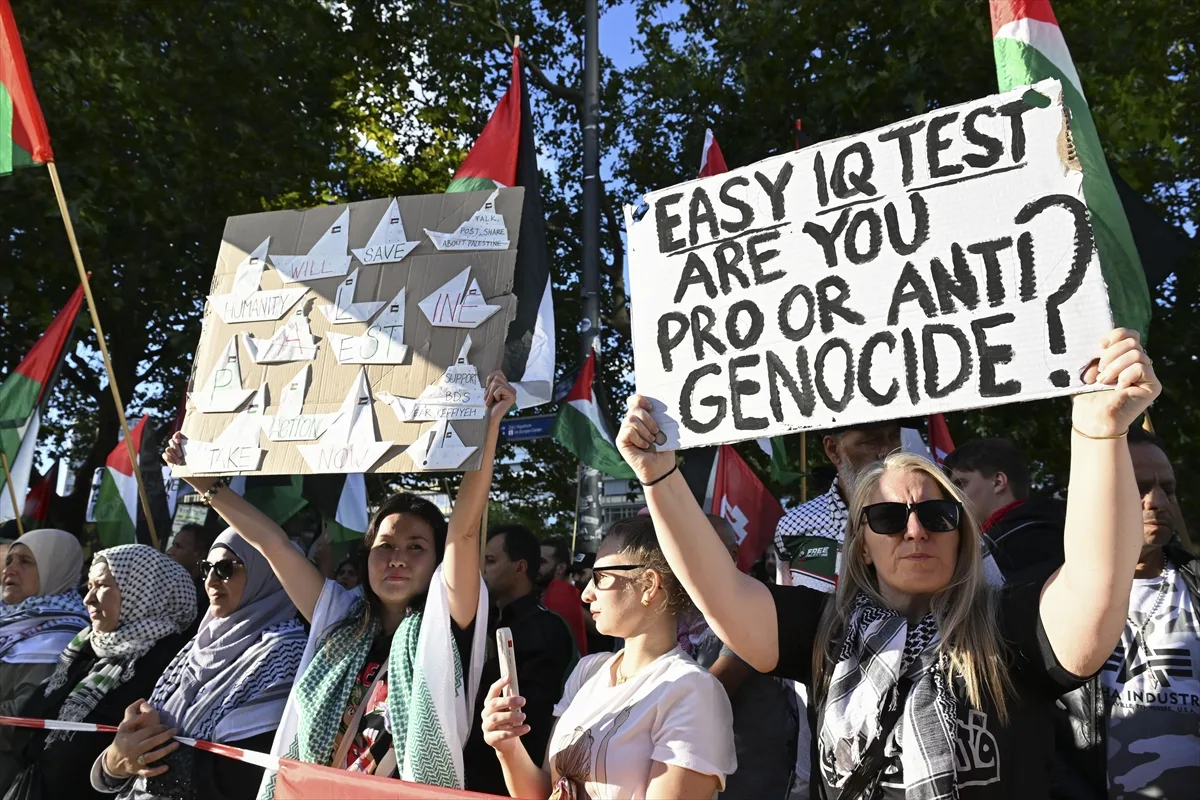 Berlin'de Filistin'e destek gösterisi düzenlendi