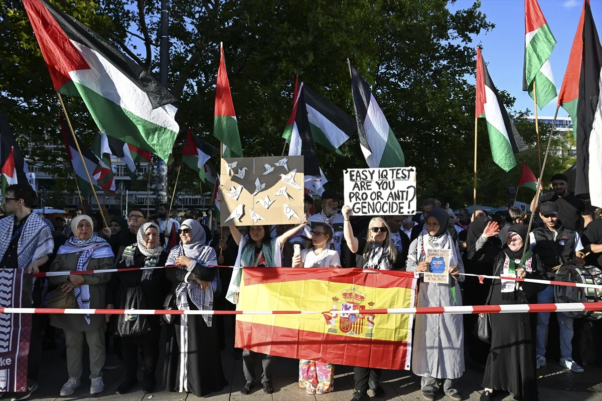 Berlin'de Filistin'e destek gösterisi düzenlendi