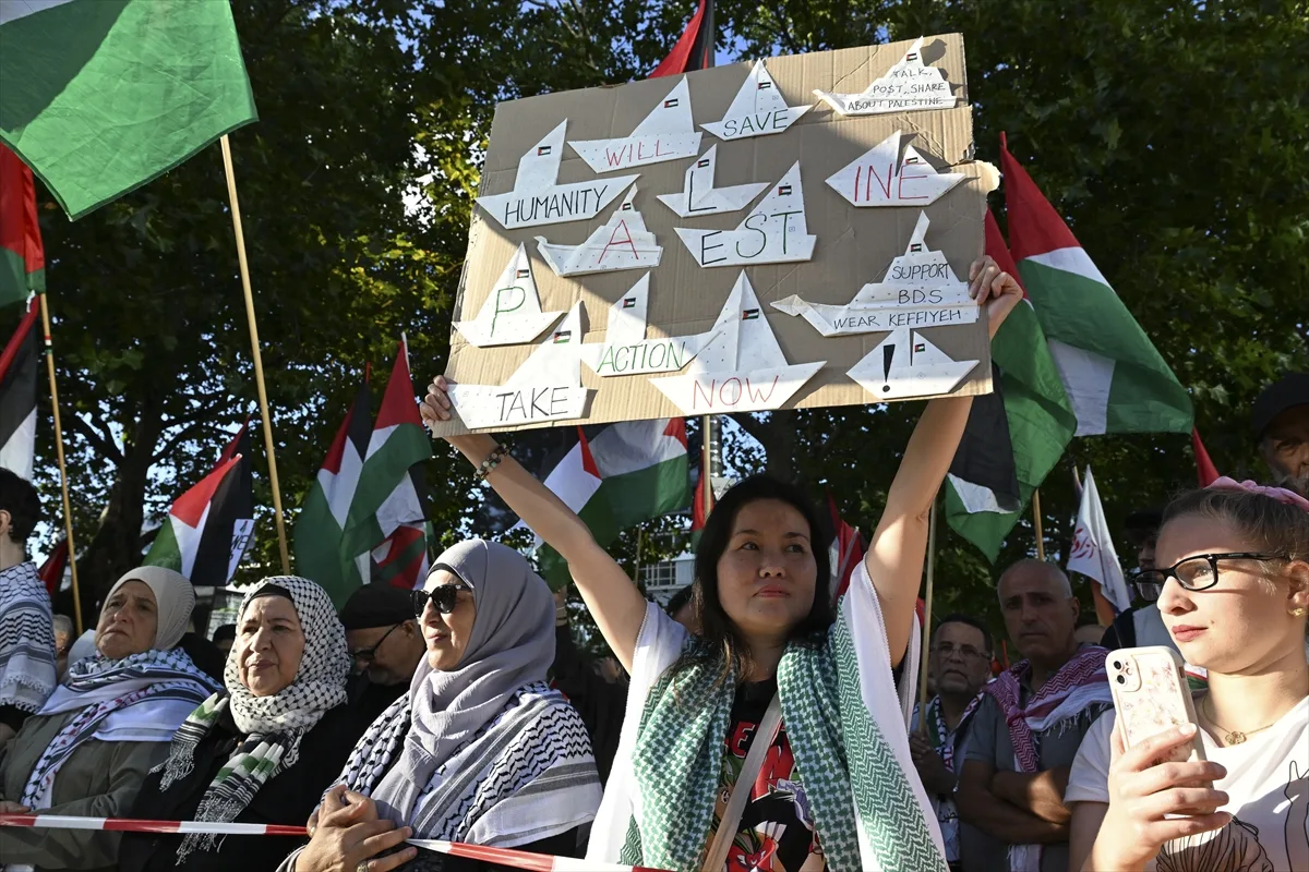 Berlin'de Filistin'e destek gösterisi düzenlendi