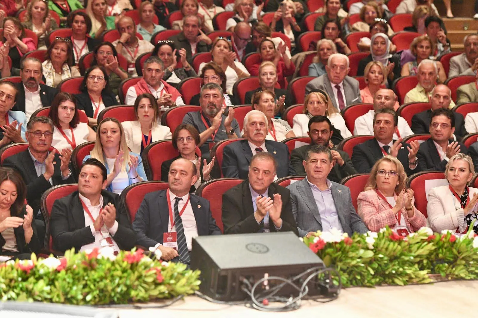 Özgür Çelik Güven Tazeledi