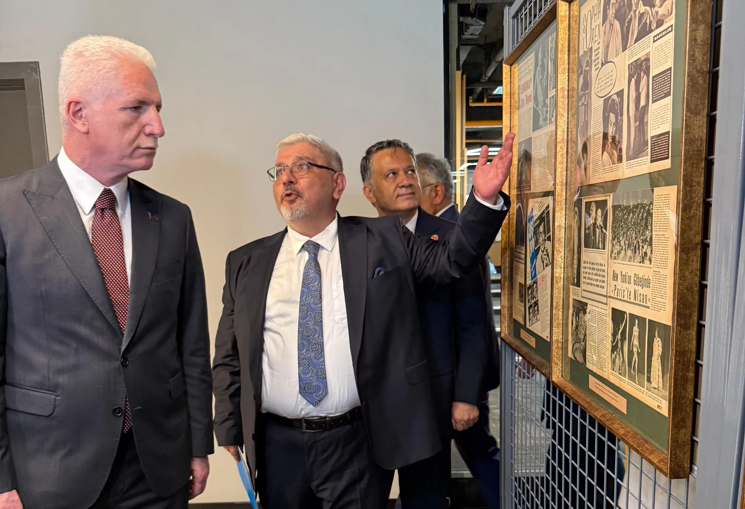 KGK’nin “Türkiye’deki Amerika” sergisini İstanbul Valisi açtı