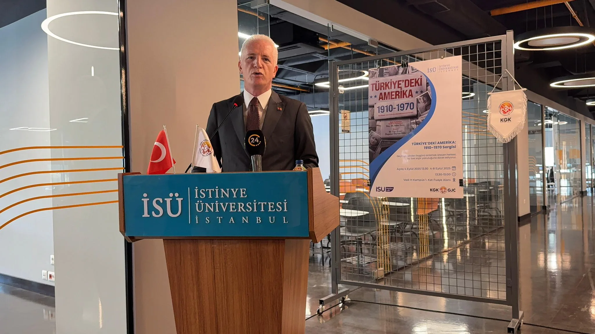 KGK’nin “Türkiye’deki Amerika” sergisini İstanbul Valisi açtı