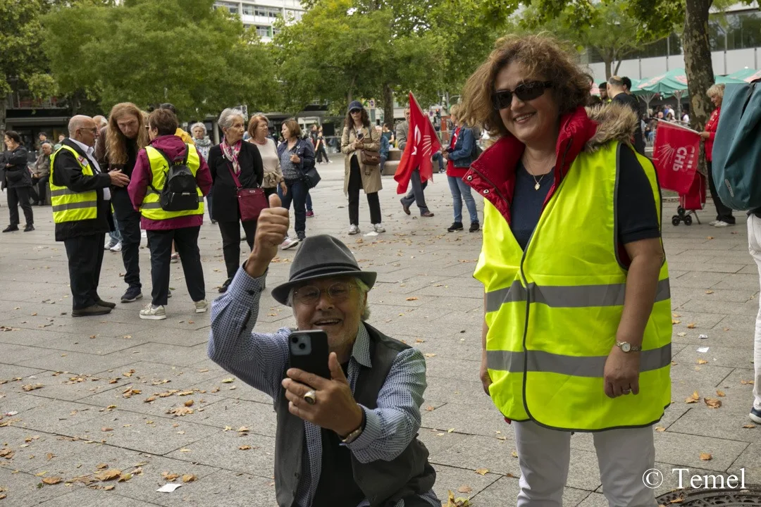 Berlin’de demokrasi, özgürlük ve adalet mitingi düzenlendi