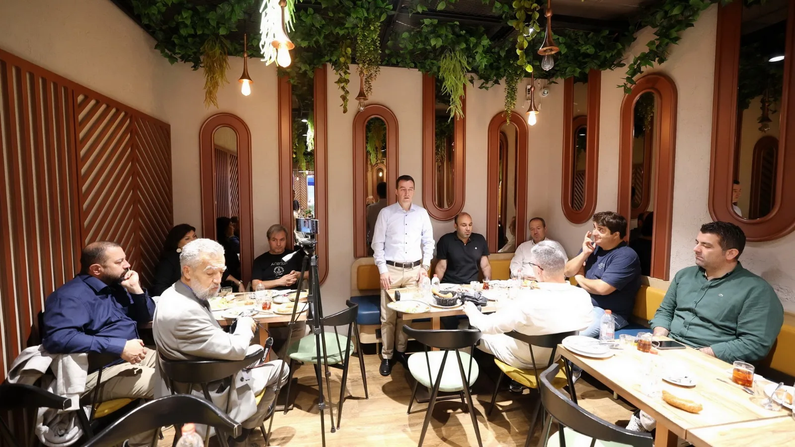 İletişim Müşaviri Dr. Hasan Kocabıyık Başkent Berlin’e veda etti