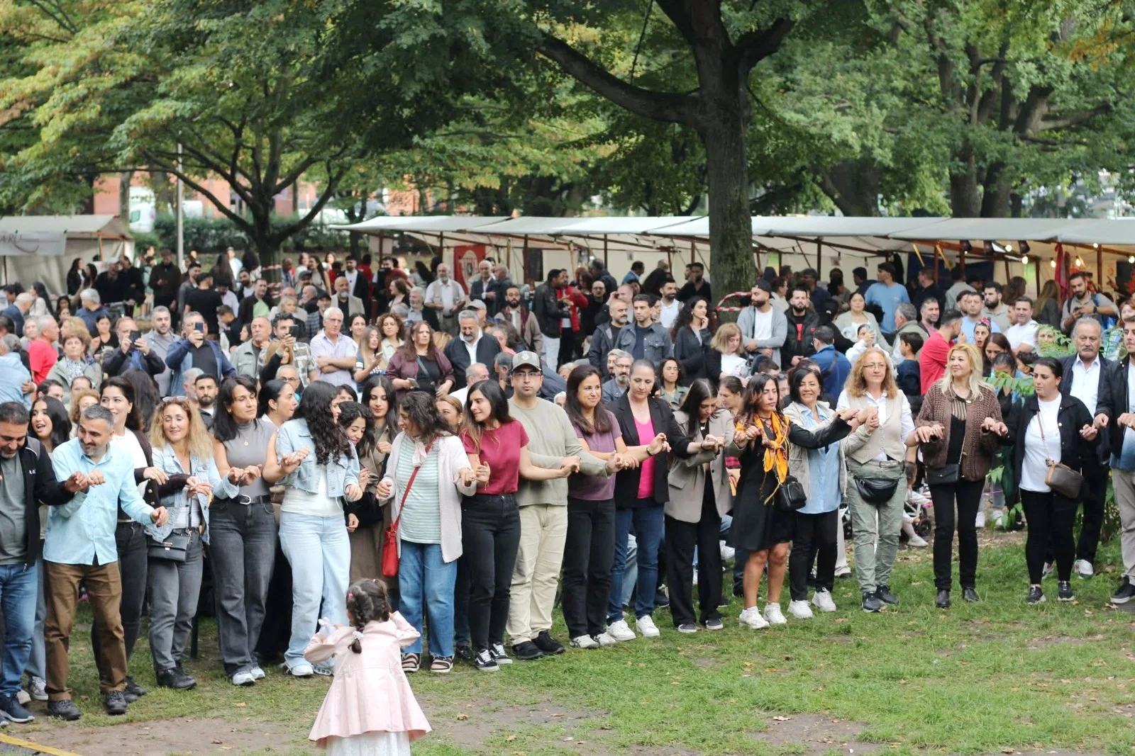 Berlin’de İlk Alevi Kültür Festivali Coşkuyla Gerçekleşti