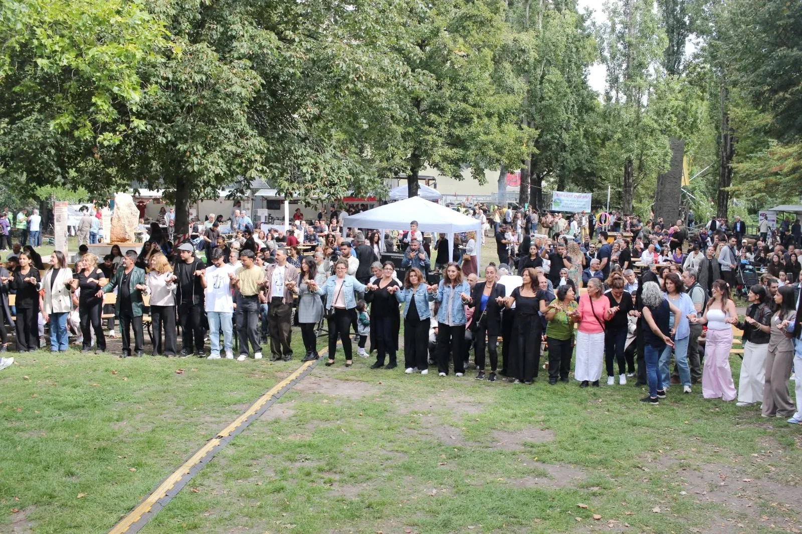 Berlin’de İlk Alevi Kültür Festivali Coşkuyla Gerçekleşti
