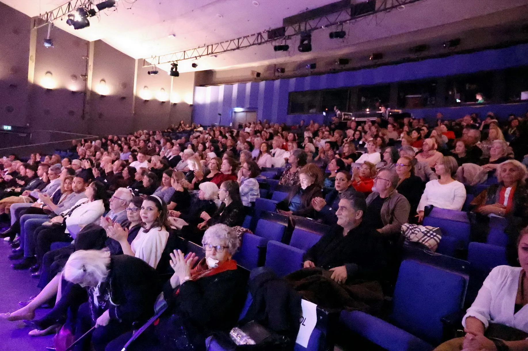 Berlin Eski Dostlar Korosu’ndan ‘Türk Sanat Müziği 2025 Konseri’ büyük beğeni kazandı